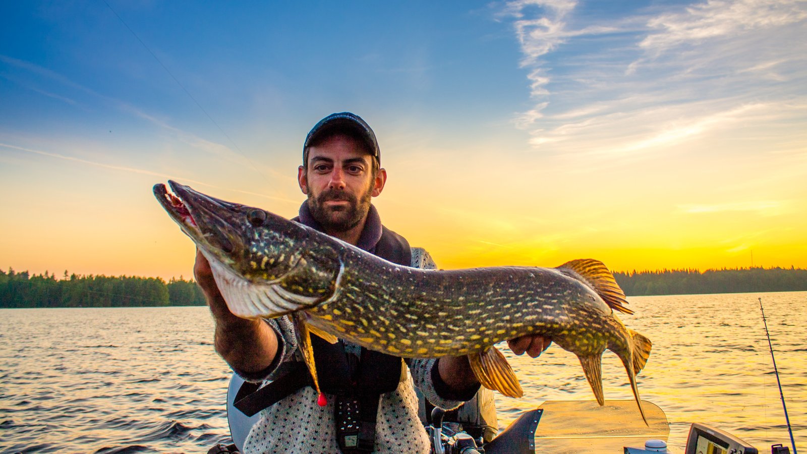 Henrik the fishing guide vacaciones en Suecia cultura escandinava Familia Amigos viajar autocaravana naturaleza pesca en Suecia